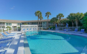 King Bed - Walk to St. Armand's Circle and Lido Beach in Minutes!